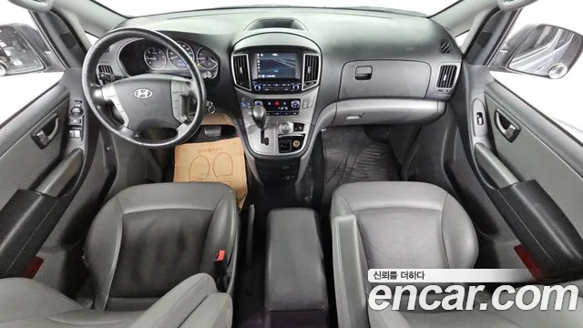 Hyundai Starex 2016 — фото 7