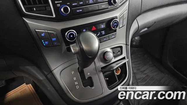 Hyundai Starex 2016 — фото 9