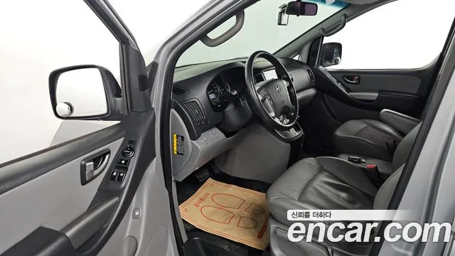 Hyundai Starex 2016 — фото 10