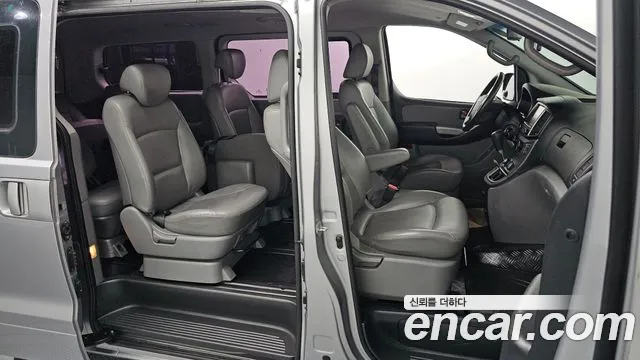 Hyundai Starex 2016 — фото 12