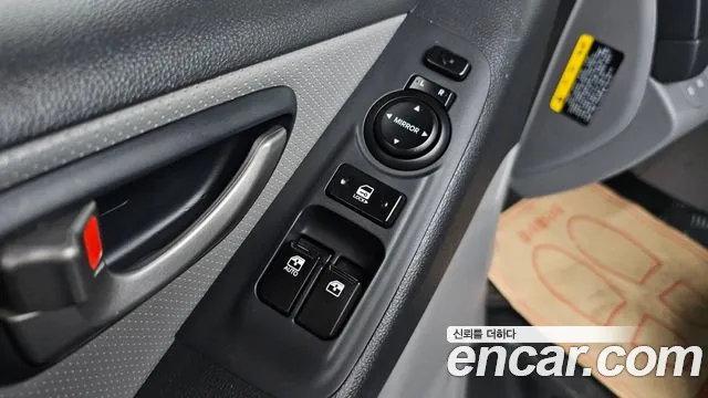 Hyundai Starex 2016 — фото 13