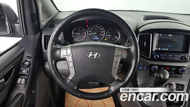 Hyundai Starex 2016 — фото 14