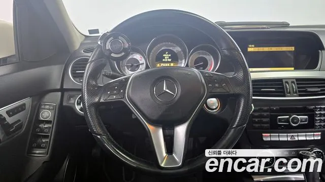 Mercedes-Benz C-Class 2012 — фото 13