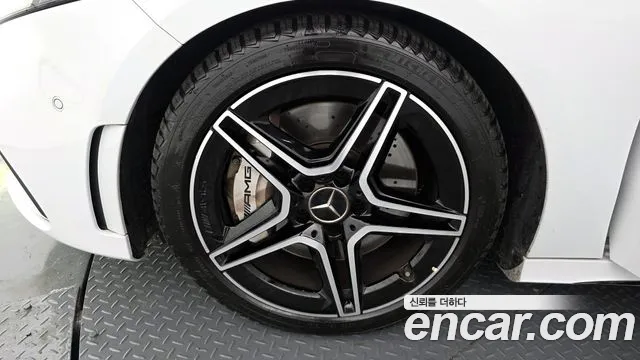 Mercedes-Benz A-Class 2022 — фото 4