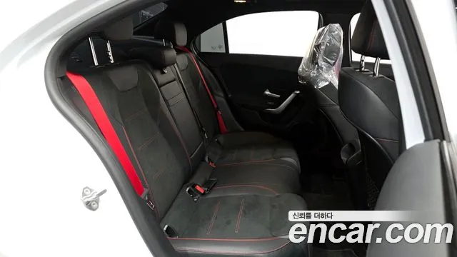 Mercedes-Benz A-Class 2022 — фото 11