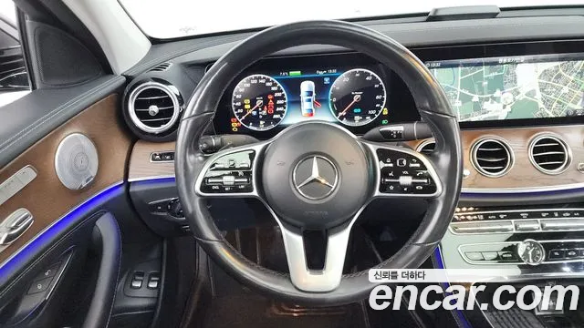 Mercedes-Benz E-Class 2019 — фото 13