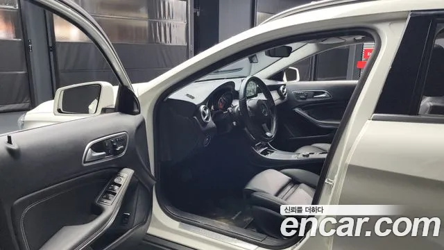 Mercedes-Benz GLA-Class 2016 — фото 10