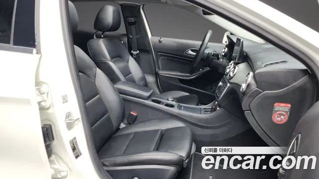 Mercedes-Benz GLA-Class 2016 — фото 11
