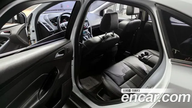 Ford Focus 2015 — фото 11