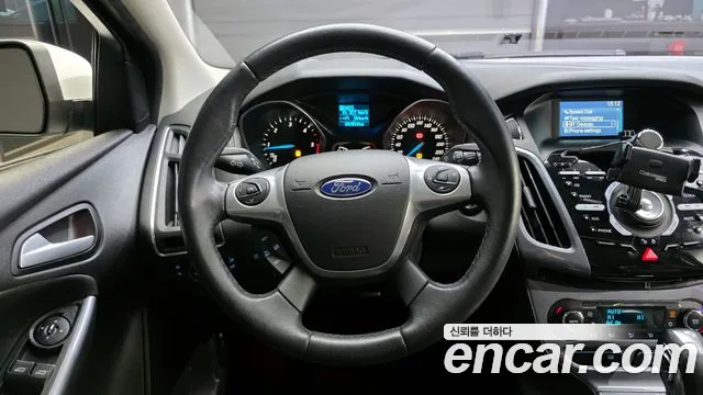 Ford Focus 2015 — фото 13