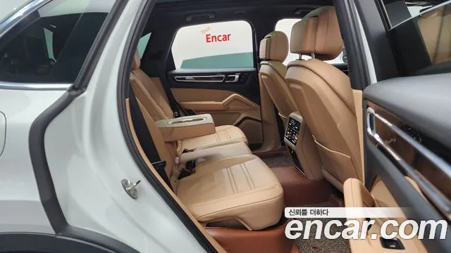 Porsche Cayenne 2019 — фото 10