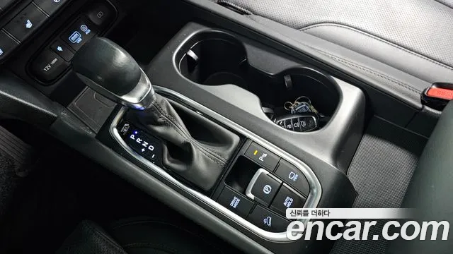 Hyundai Santafe 2020 — фото 9