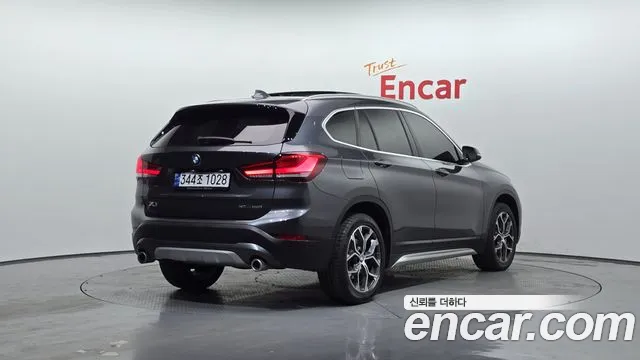 BMW X1 2022 — фото 2