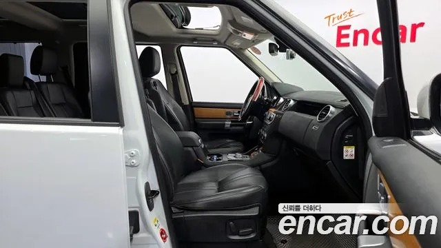 Land Rover Discovery 2015 — фото 10