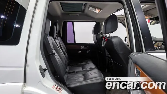 Land Rover Discovery 2015 — фото 12