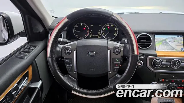 Land Rover Discovery 2015 — фото 13