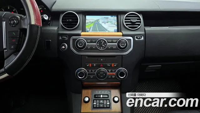 Land Rover Discovery 2015 — фото 14