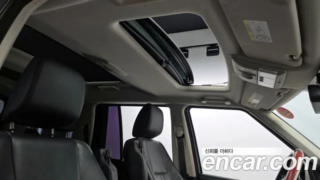 Land Rover Discovery 2015 — фото 20