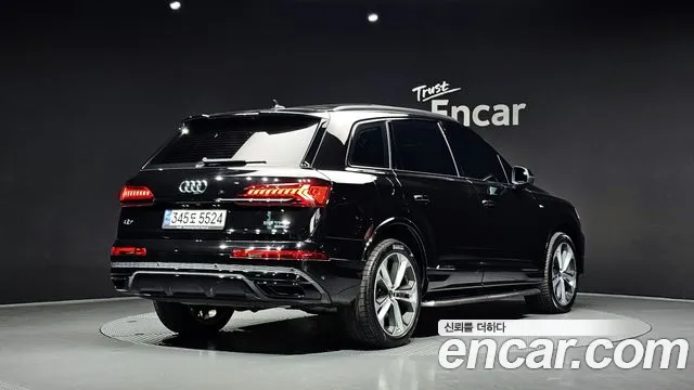 Audi Q7 2023 — фото 2