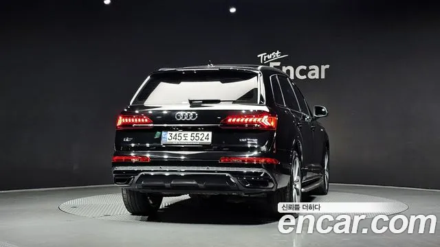 Audi Q7 2023 — фото 4