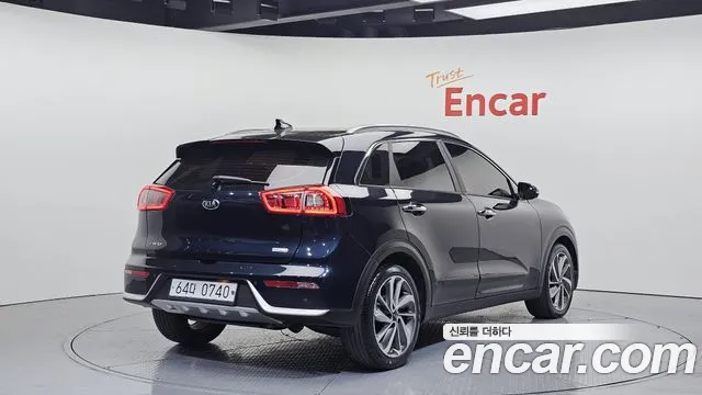 Kia Niro 2017 — фото 2