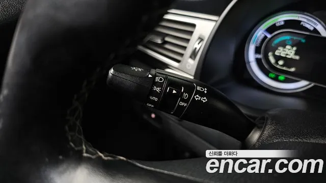 Kia Niro 2017 — фото 14