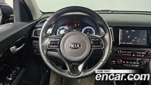 Kia Niro 2017 — фото 15