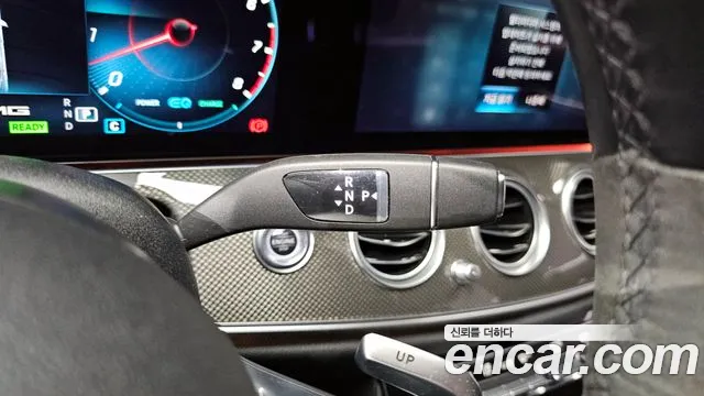 Mercedes-Benz E-Class 2022 — фото 9