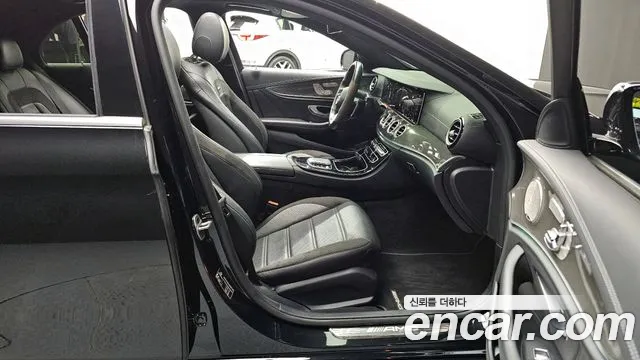 Mercedes-Benz E-Class 2022 — фото 11