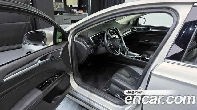 Ford Mondeo 2015 — фото 10