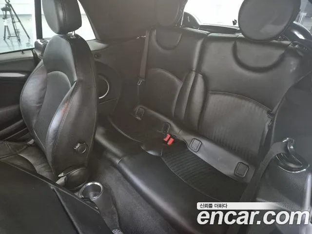 Mini Cooper Convertible 2015 — фото 12