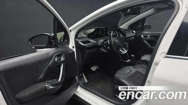 Peugeot 2008 2015 — фото 10