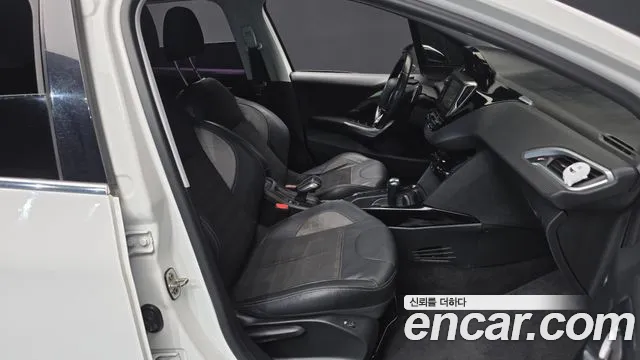 Peugeot 2008 2015 — фото 11