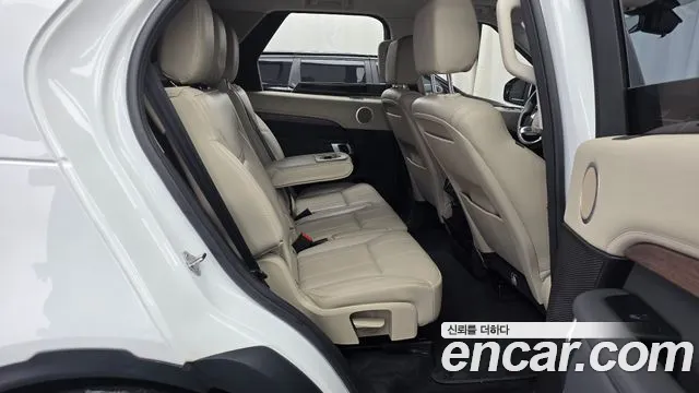 Land Rover Discovery 2019 — фото 12