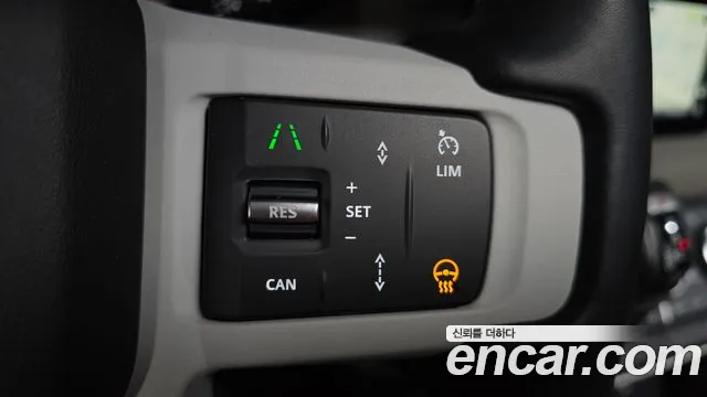 Land Rover Defender 2022 — фото 16
