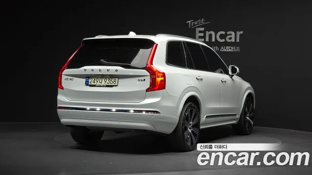 Volvo XC90 2023 — фото 2