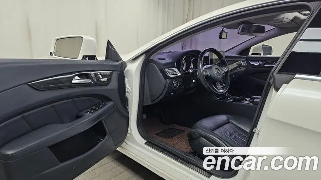 Mercedes-Benz CLS-Class 2016 — фото 10