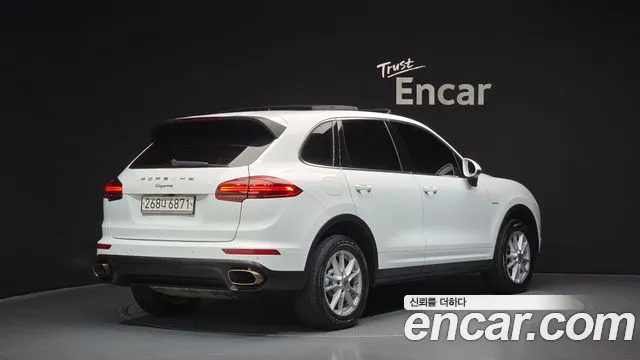 Porsche Cayenne 2016 — фото 2