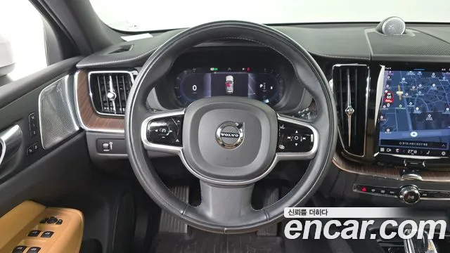 Volvo XC60 2022 — фото 13