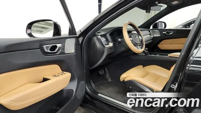 Volvo XC60 2020 — фото 10