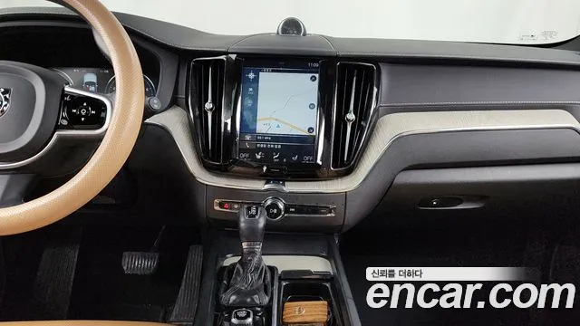 Volvo XC60 2020 — фото 14