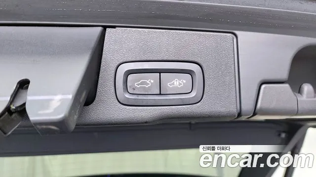 Volvo XC60 2020 — фото 16
