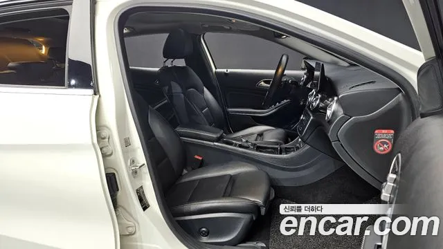 Mercedes-Benz GLA-Class 2016 — фото 10