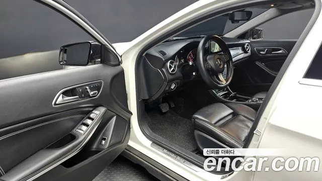 Mercedes-Benz GLA-Class 2016 — фото 11