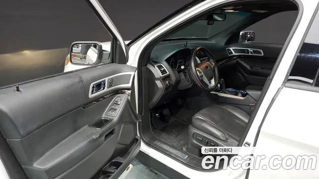 Ford Explorer 2015 — фото 10