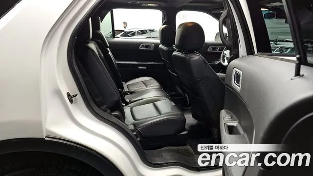 Ford Explorer 2015 — фото 12