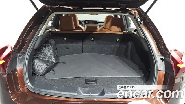 Lexus UX 2019 — фото 20