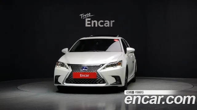 Lexus CT200h 2018 — фото 3