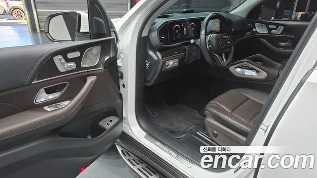 Mercedes-Benz GLE-Class 2023 — фото 11