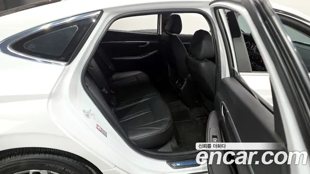 Hyundai Sonata 2022 — фото 12